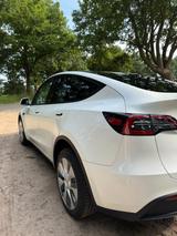 Tesla  Model Y LR Dual Motor AWD | Top gepflegt | MwSt - Tesla Model Y in Köln
