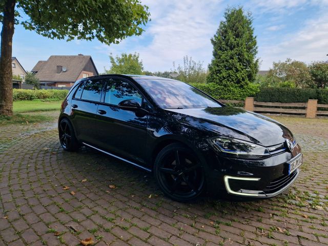 Volkswagen e-Golf 30mm tiefer, 18Zoll, AHK