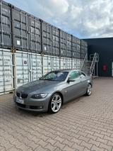BMW E92 330i - BMW 330 aus 2007: Coupé