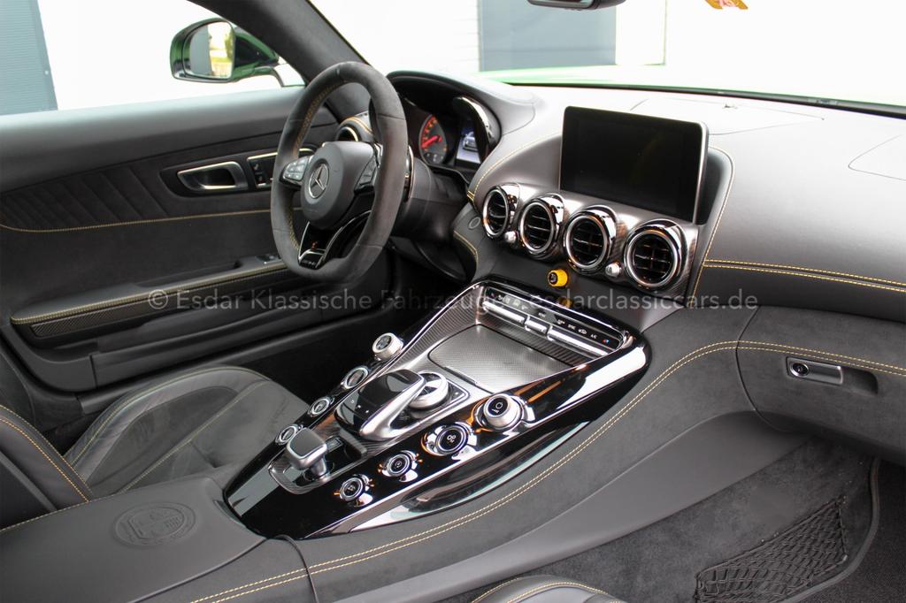 Mercedes-Benz AMG GT R