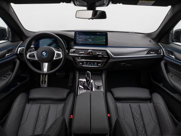 Fahrzeugabbildung BMW 530e M Sport Kamera Laser HUD DAB HiFi Komfort