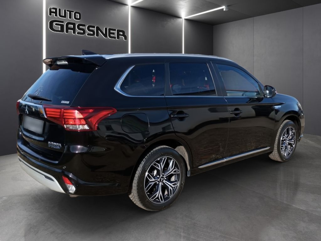 Fahrzeugabbildung Mitsubishi Outlander Plug-in Hybrid Intro 2.4 4WD AHK WR