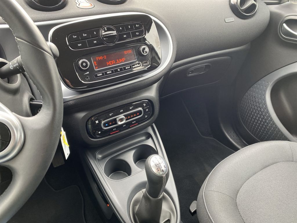 Fahrzeugabbildung Smart smart forfour passion *PDC hinten*Sitzh.*Klimaau