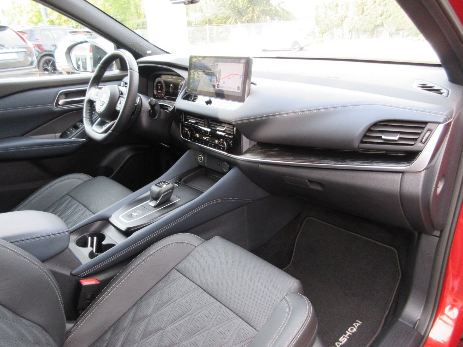 Fahrzeugabbildung Nissan Qashqai 1.3 Xtronic Automatik | Tekna+