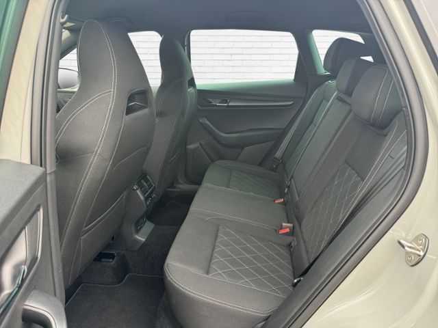 Fahrzeugabbildung SKODA Karoq Sportline 1.5 TSI - APP*ACC*PDC*MATRIX*!!!