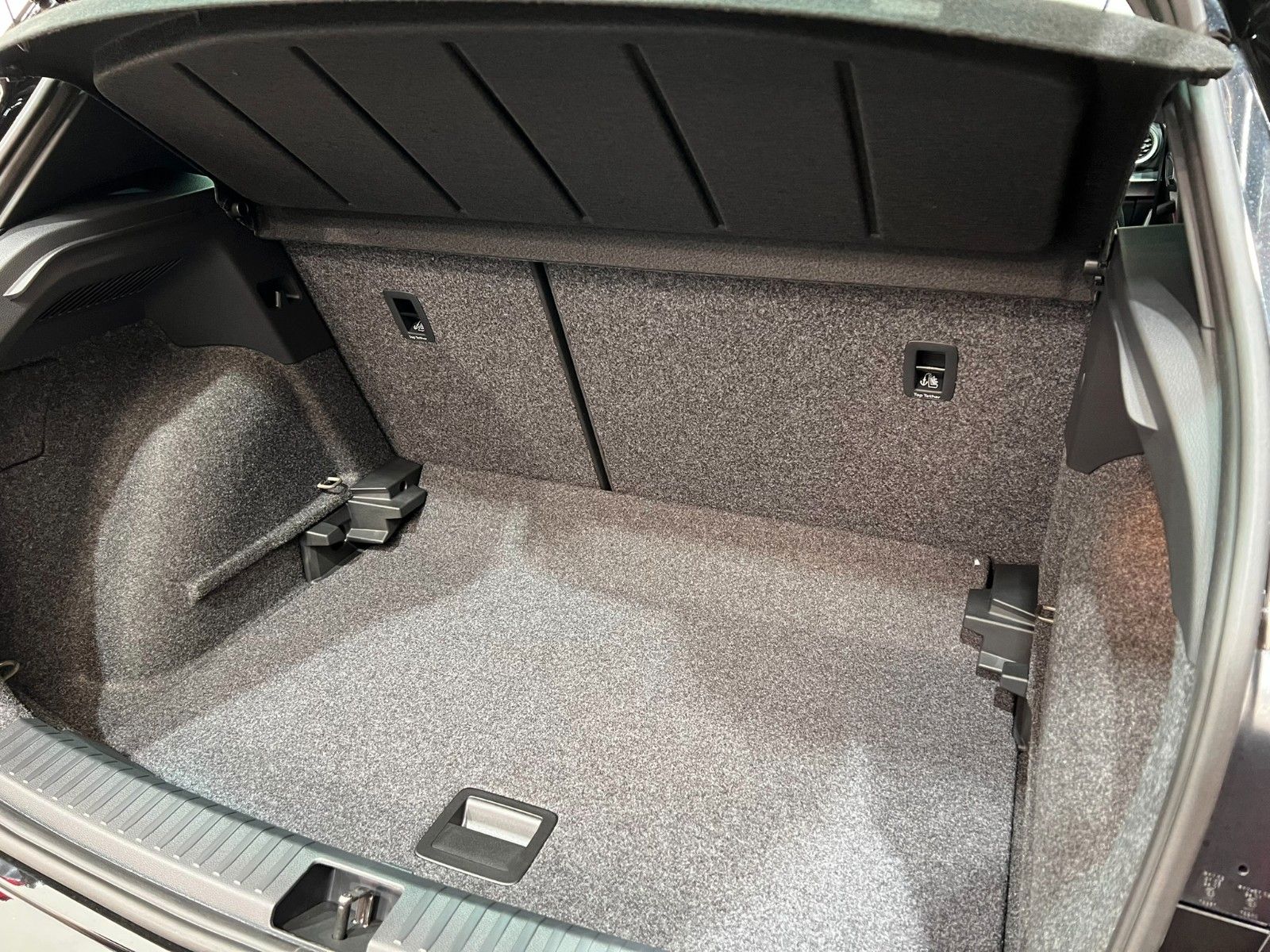 Fahrzeugabbildung SEAT Arona 1.0 TSI 85kW FR DSG