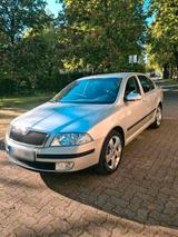 Skoda Oktavia Elegance 1.6 Benzin - sehr g... - Skoda Octavia aus 2006: Elegance