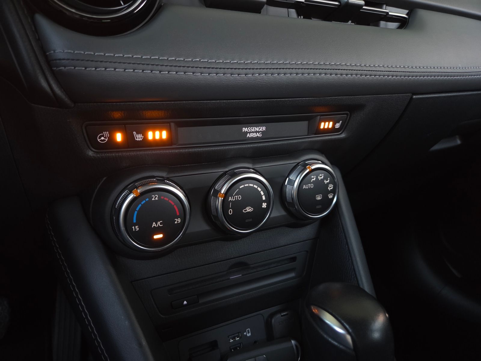 Fahrzeugabbildung Mazda CX-3 Sports-Line AWD HUD BOSE LED NAV SHZ 18"