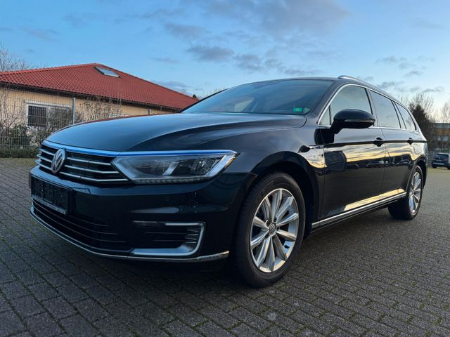 Volkswagen PASSAT VARIANT GTE 1.4 TSI NAVI ACC DCC SCHECKH.