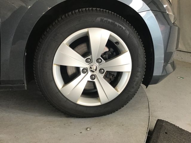 Fahrzeugabbildung Skoda Superb Style 2.0 TDI Combi AHK/Navi/ACC/Xenon