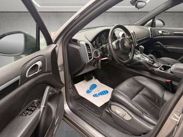 Porsche Cayenne - 5