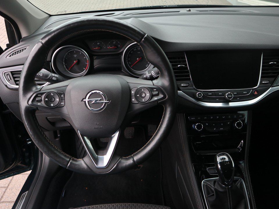 Fahrzeugabbildung Opel Astra Sports Tourer 1.4 Turbo Innovation AHK NAV