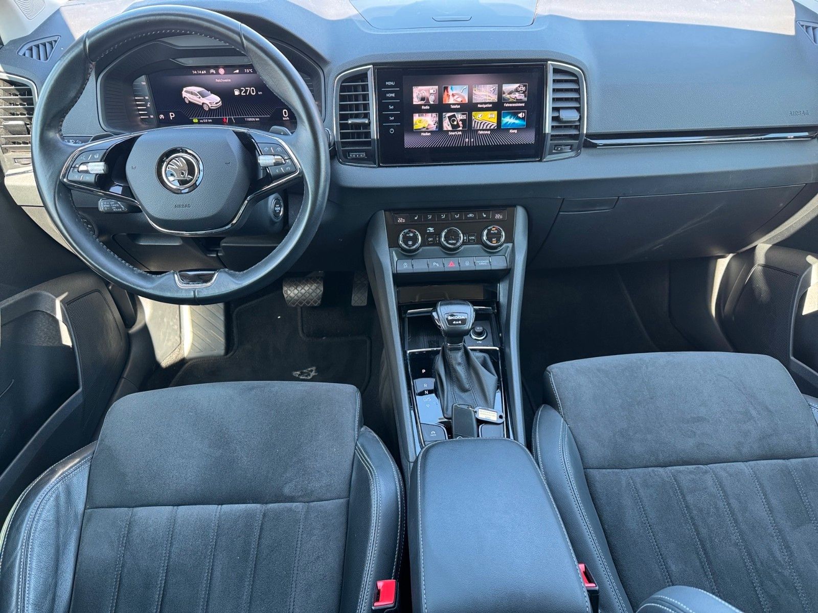 Fahrzeugabbildung SKODA Karoq 2.0l TDI DSG 4x4 STYLE