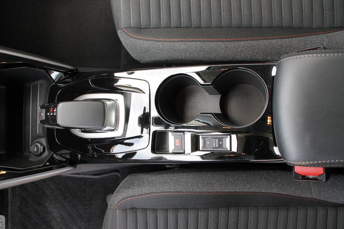 Fahrzeugabbildung Peugeot e-208 Active
