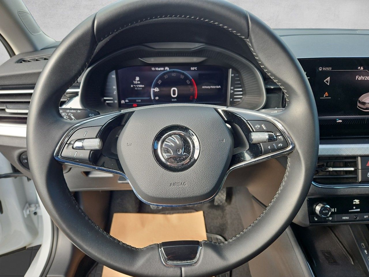 Fahrzeugabbildung SKODA Scala Tour Navi,LED,Alarmanlage,Kamera,Sun-Set