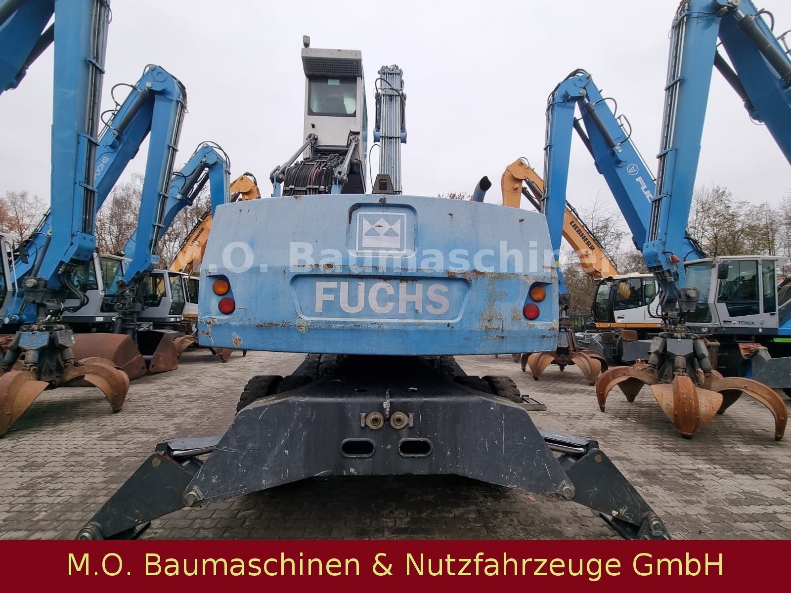 Fahrzeugabbildung Fuchs MHL 340 / Hochfahr.Kabine/Stiel mit Zylinder