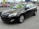 Opel Astra J Lim. 5-trg. 150 Jahre Opel - Opel Astra aus 2012 mit Diesel-Antrieb: Limousine