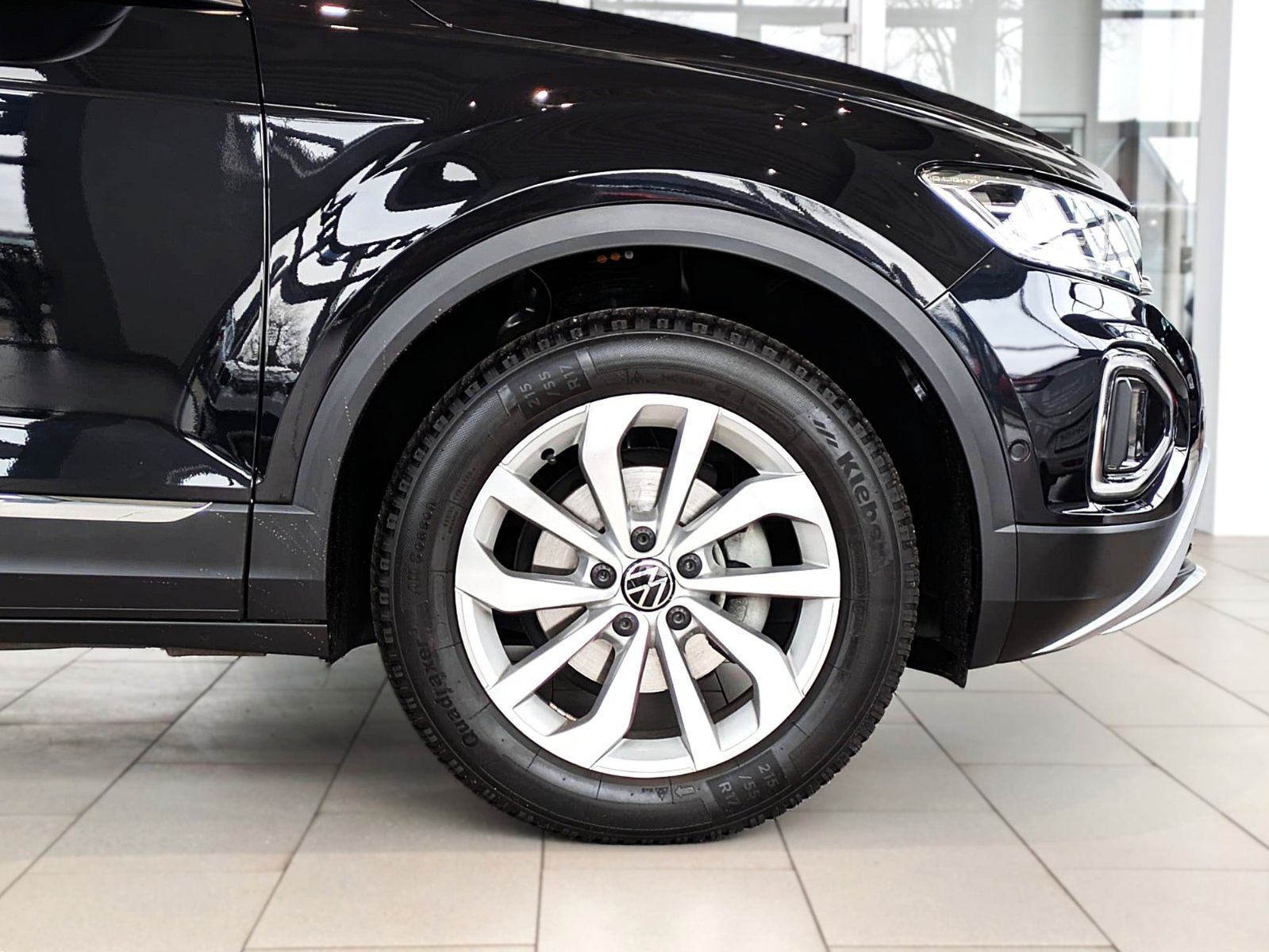 Fahrzeugabbildung Volkswagen T-Roc 2.0 TDI STYLE NAVI SHZ ACC LED CAM AHK