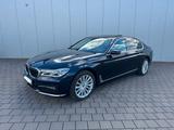BMW 740 d xDrive H&K HuD TV Standhzg Laser Massage - blaue BMW 740