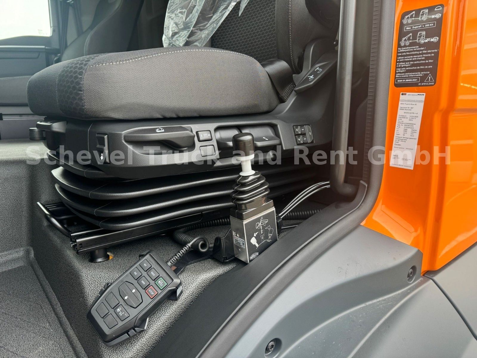 Fahrzeugabbildung MAN TGS 18.480 BL SA 4x4 mit Hydraulikvorbereitung