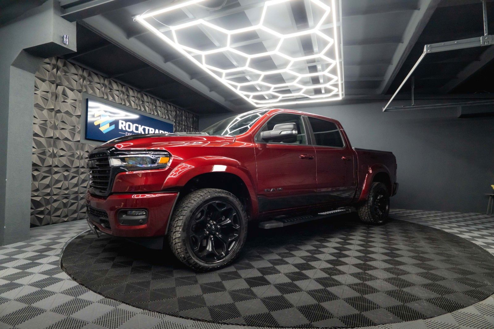 Fahrzeugabbildung Dodge RAM 5.7 V8 HEMI 4x4 LIMITED NightEdition Offroad
