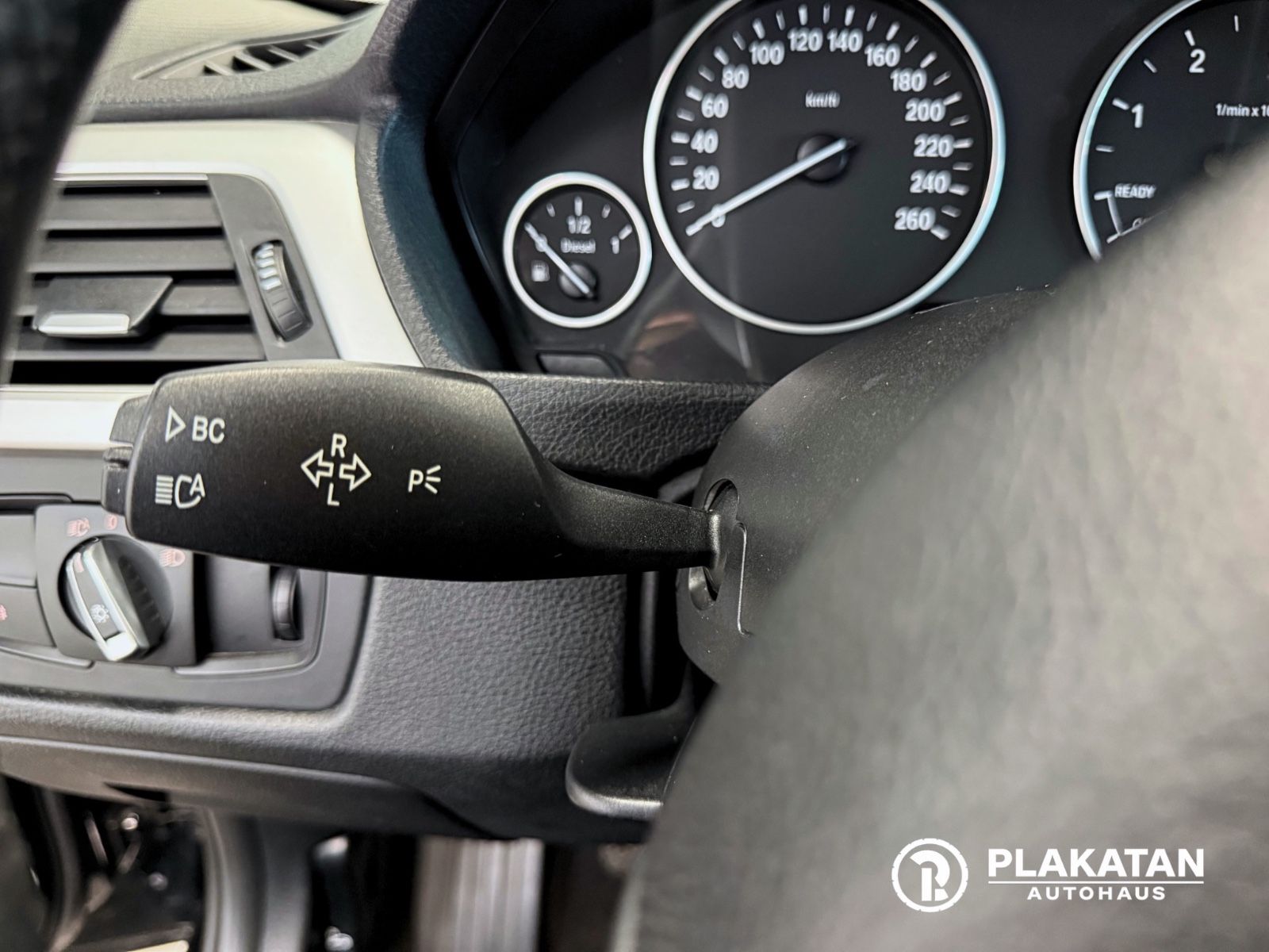 Fahrzeugabbildung BMW 318d Touring Leder Navi Bi-Xenon