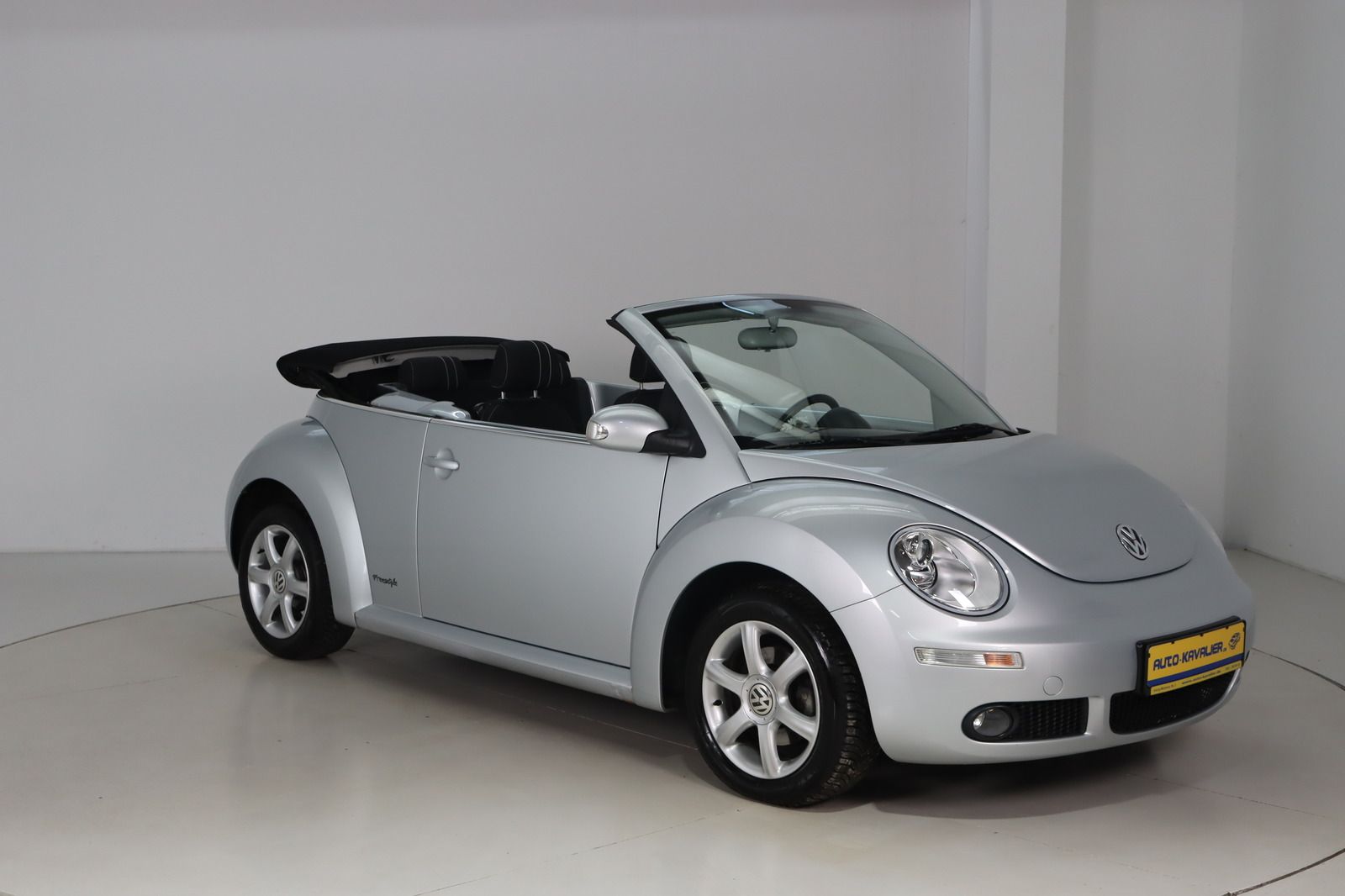 Fahrzeugabbildung Volkswagen New Beetle 1.6 Freestyle Cabriolet * Klima * PDC