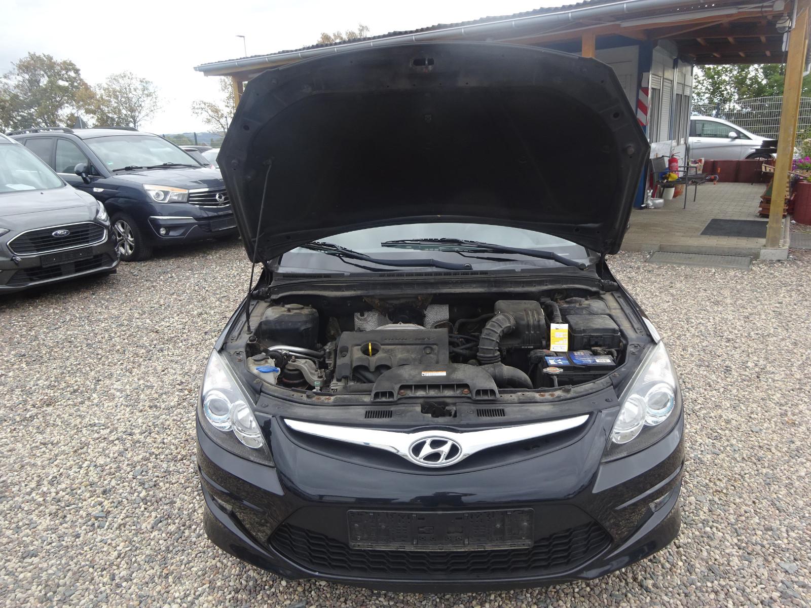 Hyundai i30 2010 — photo 14