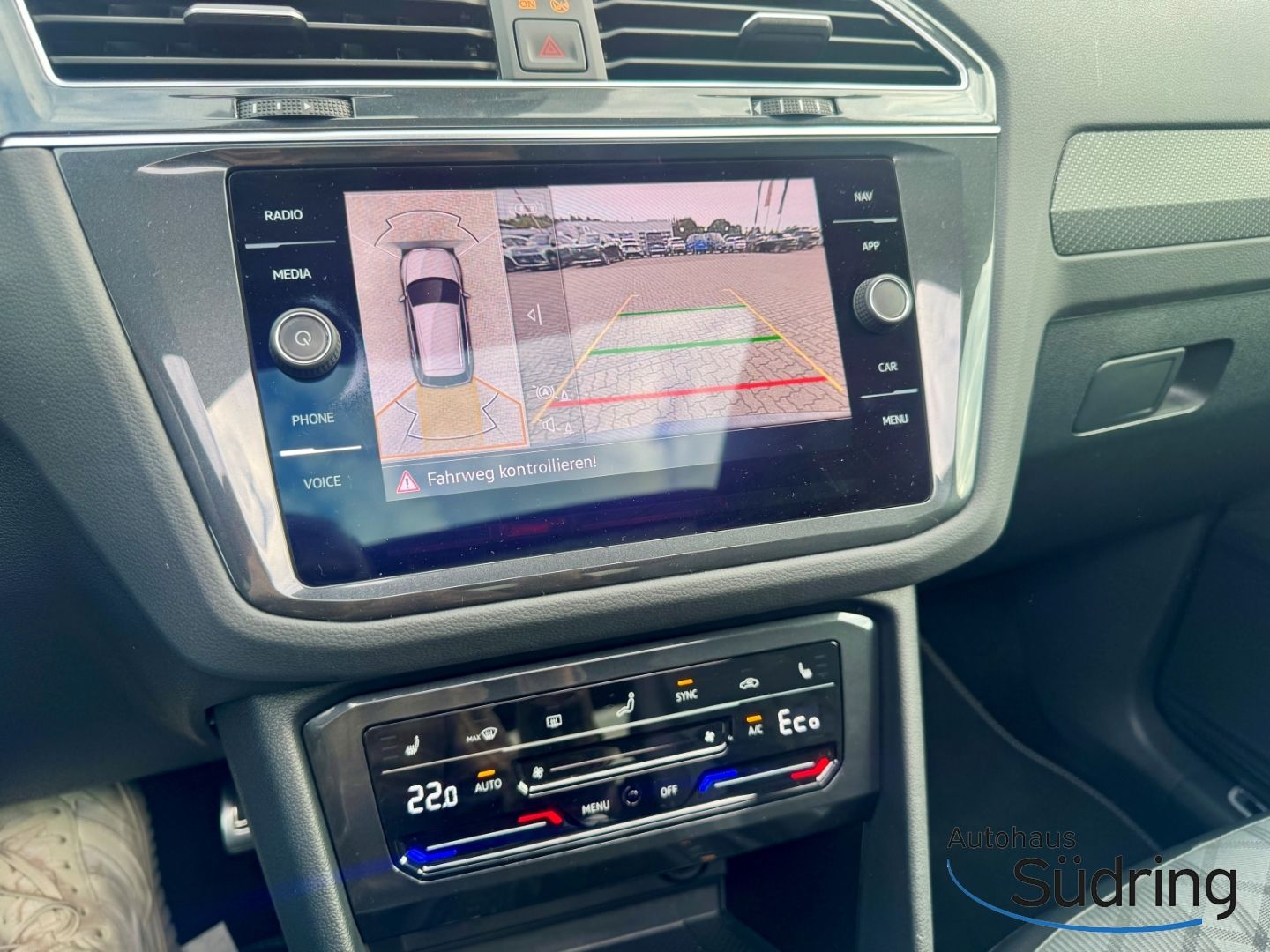 Tiguan 1,4TSI R-Line Black Style DSG HUD AHK Pan