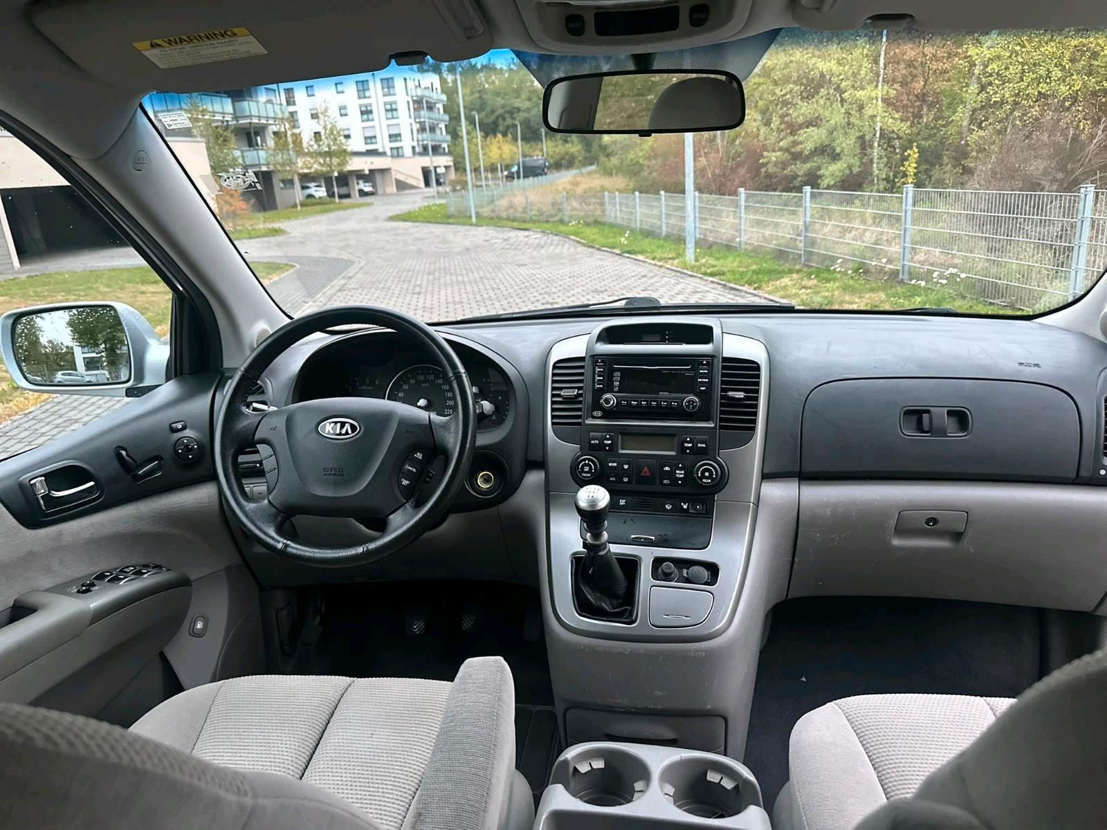 Kia Carnival 2009 — photo 10