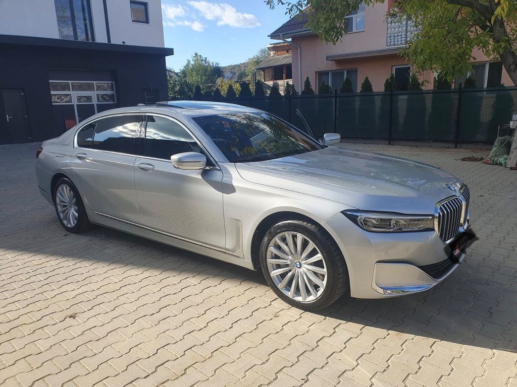 Image of BMW 745