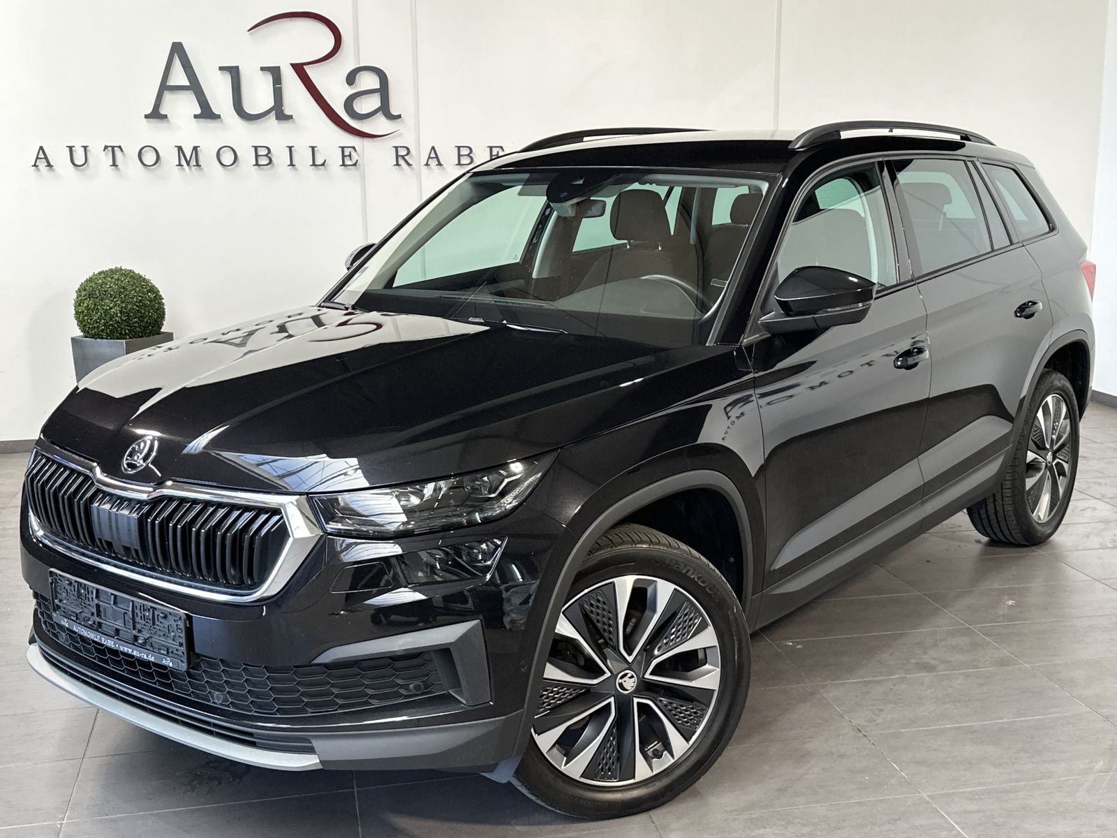 Fahrzeugabbildung SKODA Kodiaq 2.0 TDI DSG Tour NAV+LED+KAMERA+19ZO+ACC