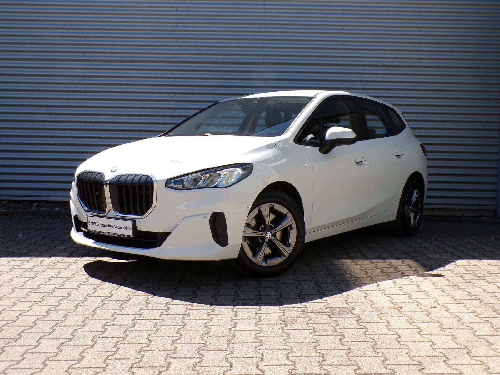 BMW 223i Active Tourer Navi CarPlay Kamera AHK SH LM