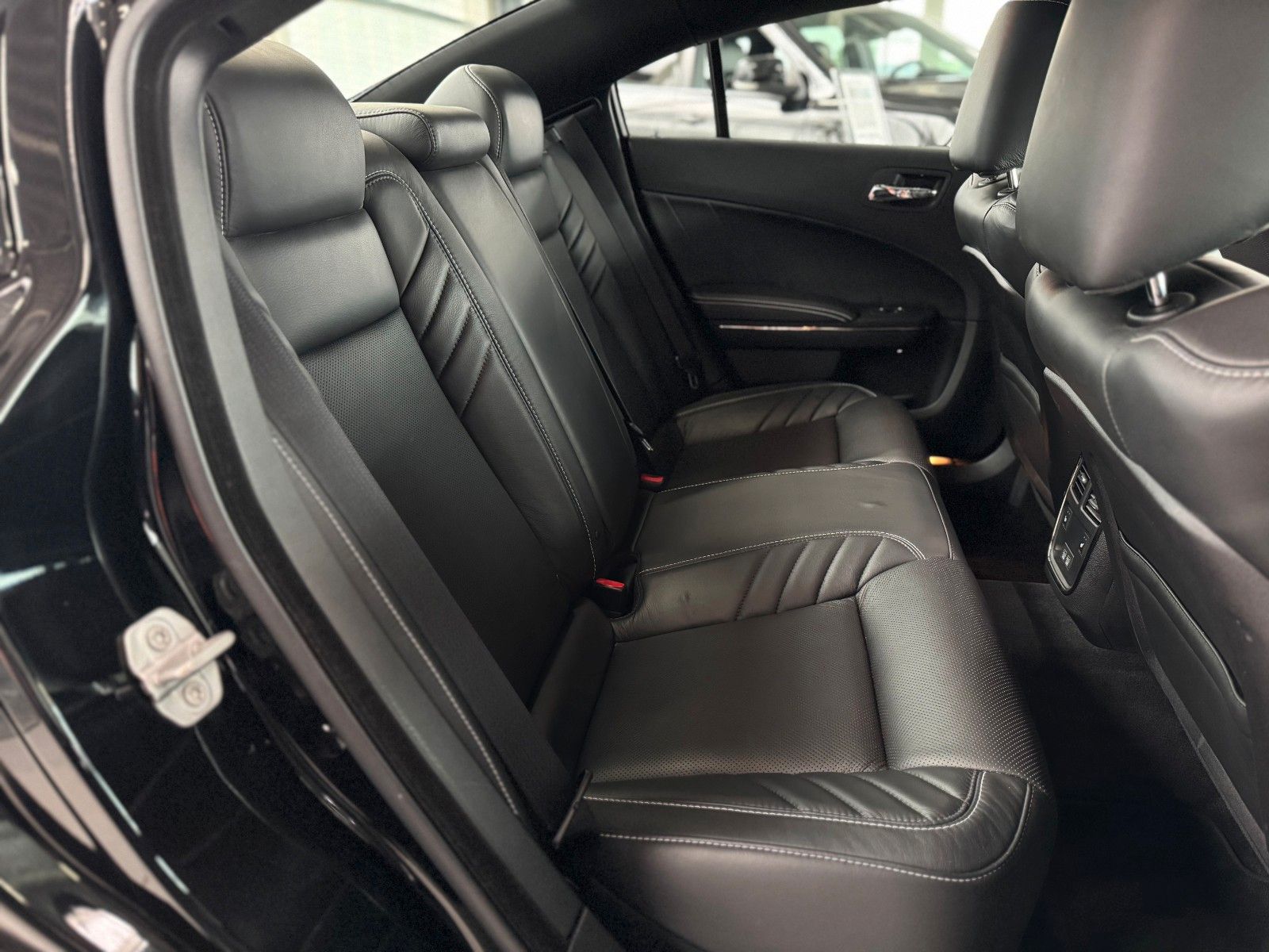Fahrzeugabbildung Dodge Charger 6.2 SRT Hellcat  "Adaptive Dämpfer NAVI"