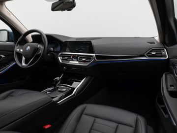 Fahrzeugabbildung BMW 320d Luxury Line Kamera HUD DAB HiFi Komfort LED