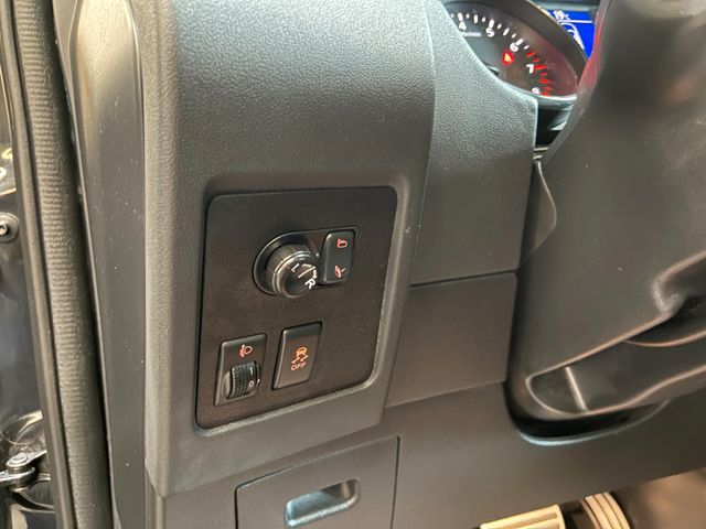 Nissan Qashqai 360 4X4 *PANORAMA*NAVI*TEILLEDER*