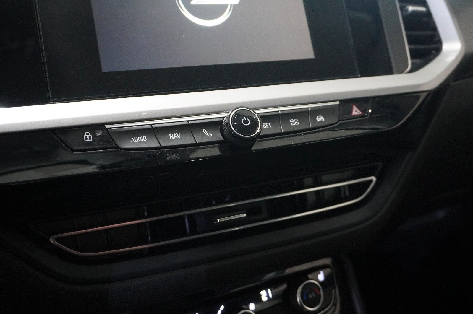 Fahrzeugabbildung Opel Grandland (X) 1.2T ENJOY NAVI/LED/KAMERA/SH/DAB+