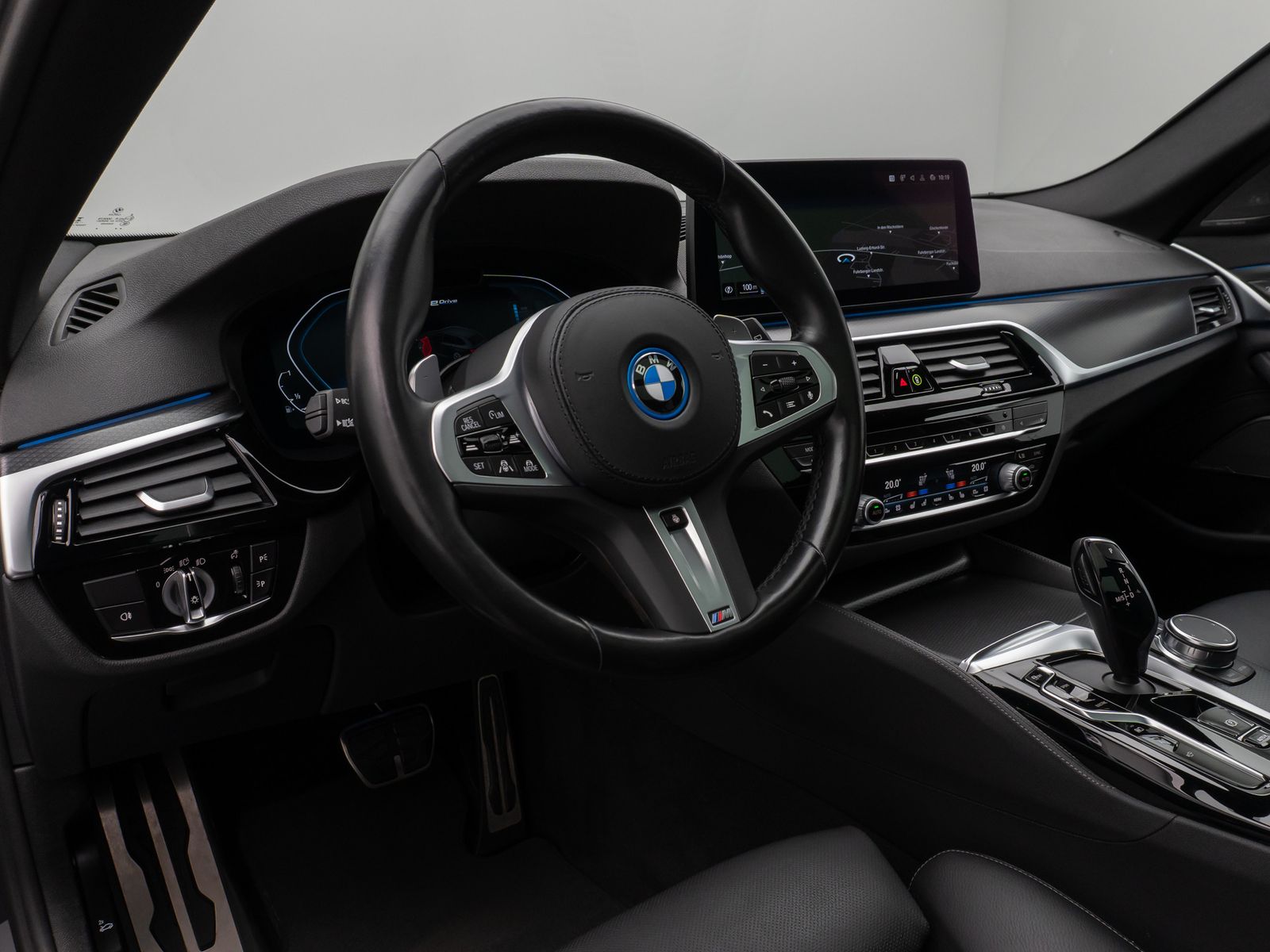 Fahrzeugabbildung BMW 530e xD M Sport Panorama Laser 360°HUD DAB H/K