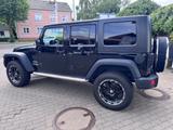Jeep Wrangler Unlimited Sport 2.8 CRD Autom. Sport - Jeep Gebrauchtwagen von 2010