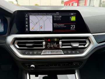BMW 320i Touring SportLine+LED+StLüftung+App+Virtual