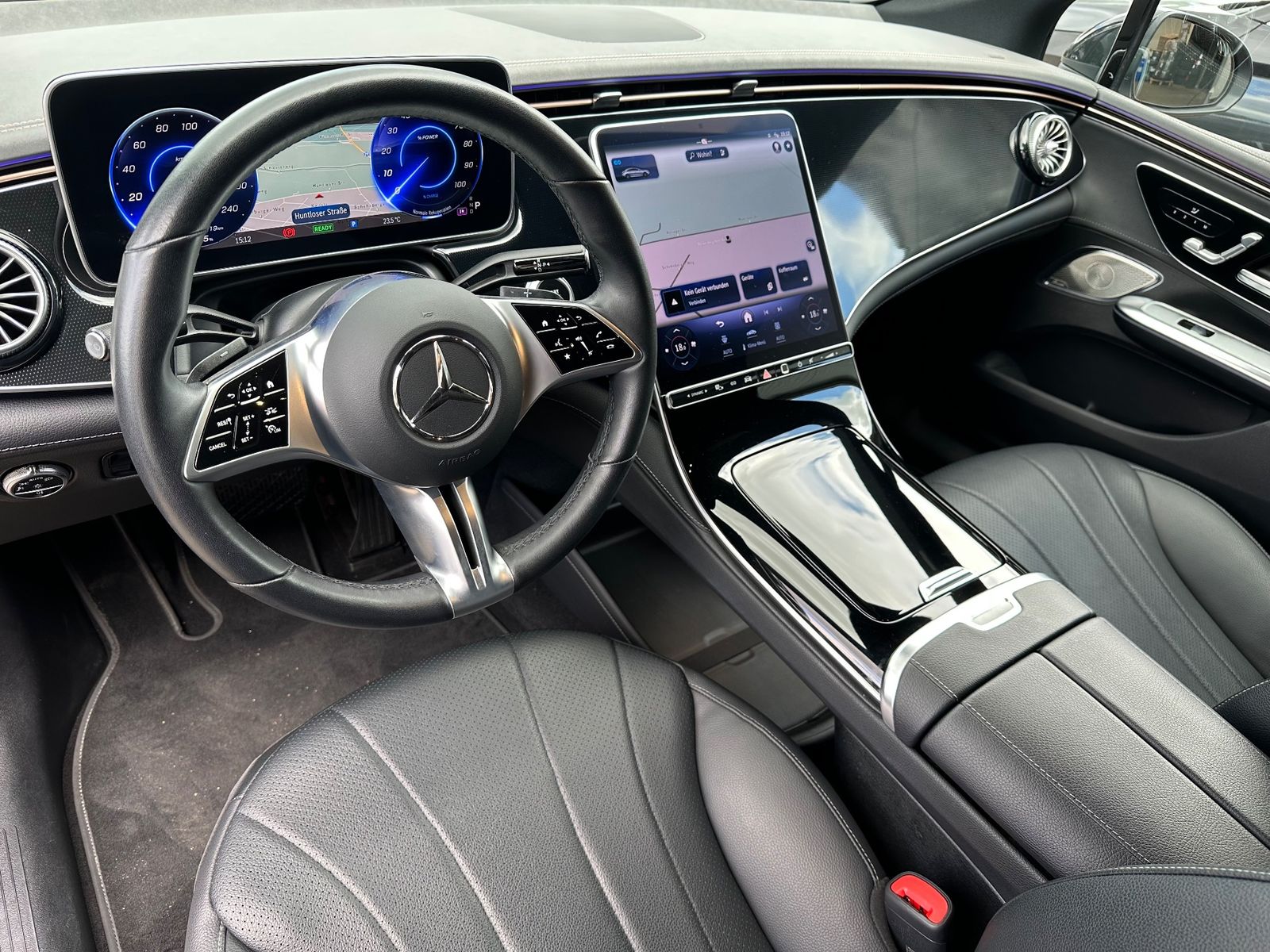 Fahrzeugabbildung Mercedes-Benz EQE 300 Electric Art NAV+LED+ACC+360GRAD+SHZ