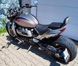 Triumph Rocket 3 GT - Triumph Rocket 3 R