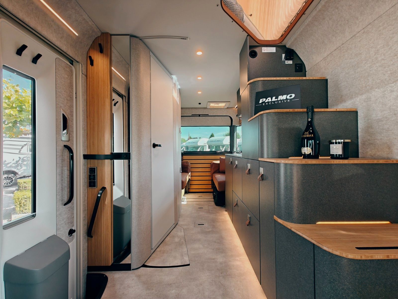Fahrzeugabbildung HYMER / ERIBA / HYMERCAR VENTURE S 4x4 SANSIBAR® LTD. 1 OF 7 by palmo