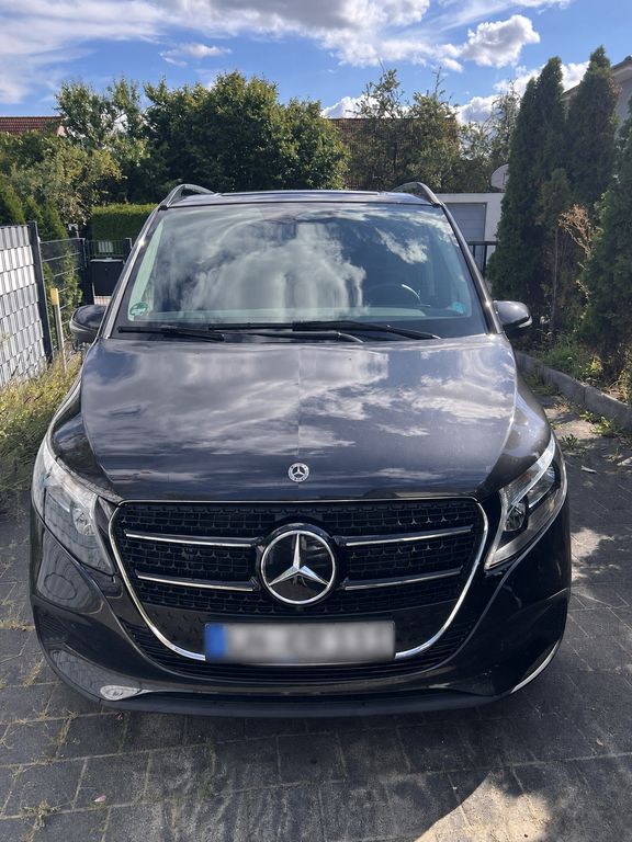 Image of Mercedes-Benz V 220