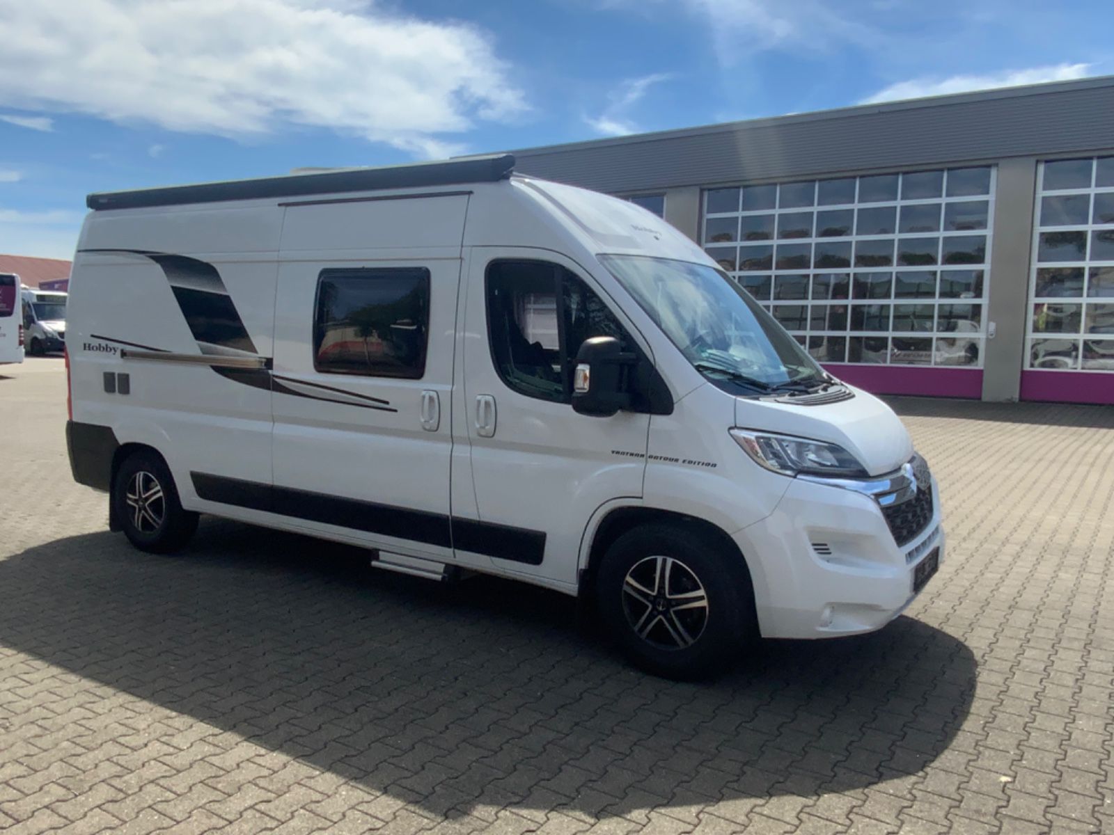 Fahrzeugabbildung Hobby Vantana on Tour ** TV etc.