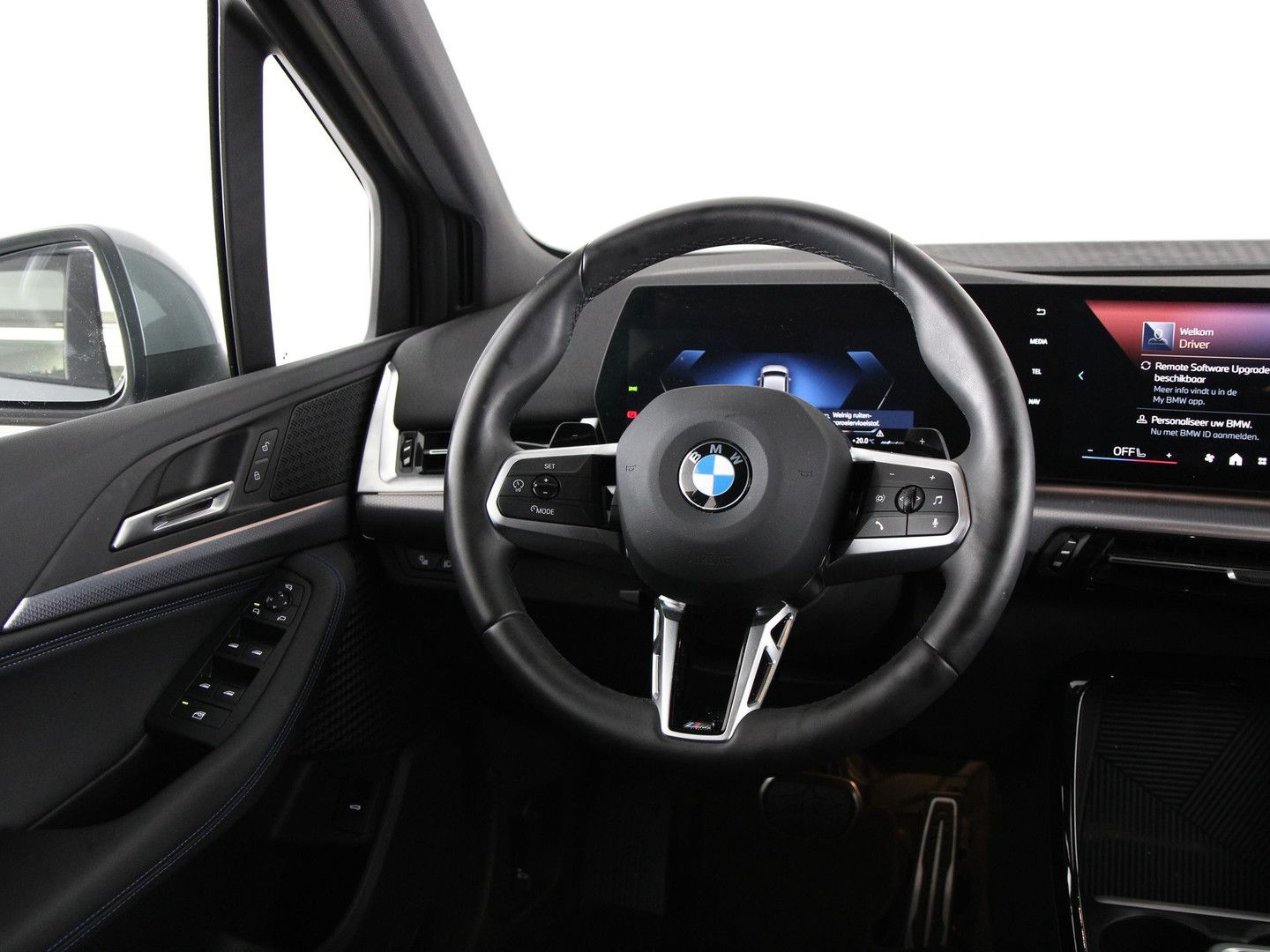 BMW 220 Active Tourer 2 Serie 220i M-Sport imagem 2