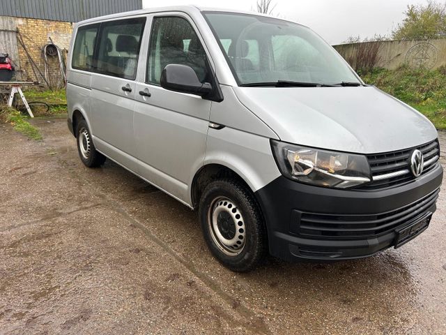 Volkswagen T6 2.0 TDi 9-Sitzer