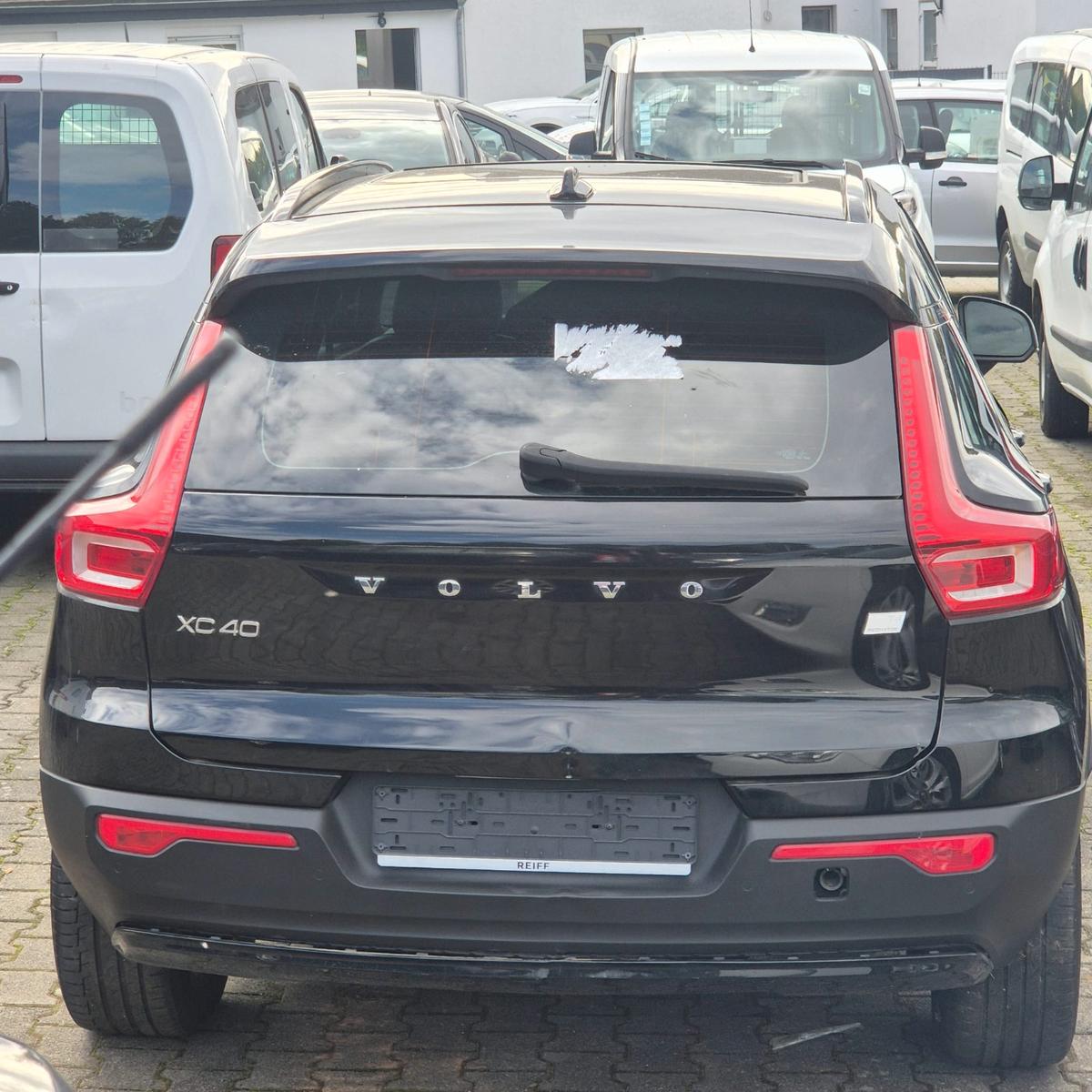 Volvo XC 40 R Design Recharge 2WD*Leder*LED*Sportfahrw
