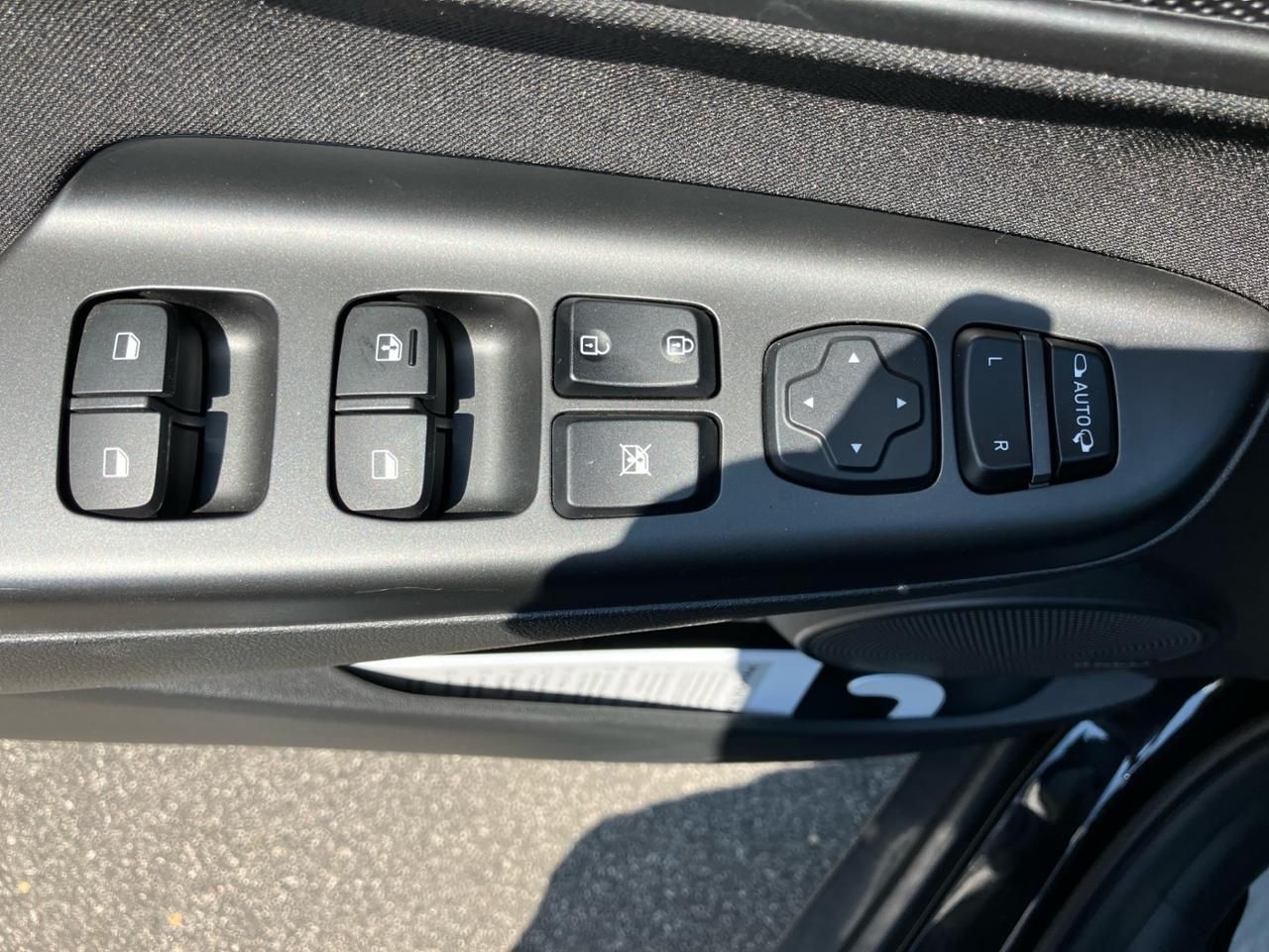 Fahrzeugabbildung Hyundai Kona Intro 1.0 T-GDI *LED*KAMERA*KRELL-SOUND*SHZ