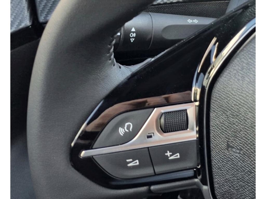 Peugeot 2008 Allure Hybrid AT Navi-u.Zugangs-Paket Sicht